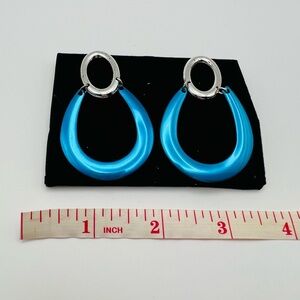 Avon Bright Door Knocker Earrings Blue Silver Tone Retro 2010 NIB